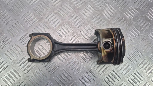 piston Mercedes A160 W176 DFA2700317 M270.910