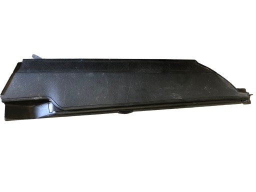 281.924 z410 - MERCEDES S204 решетка багажника правая 9918008039