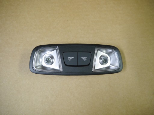 AUDI A3 8V Q3 83A стельова лампа 8V0947111B 6PS