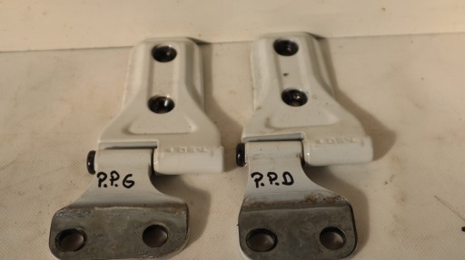 JEEP WRANGLER JL 18 - ПЕТЛІ ПЕРЕДНІХ ПРАВИХ ДВЕРЕЙ 68297676, 68297678