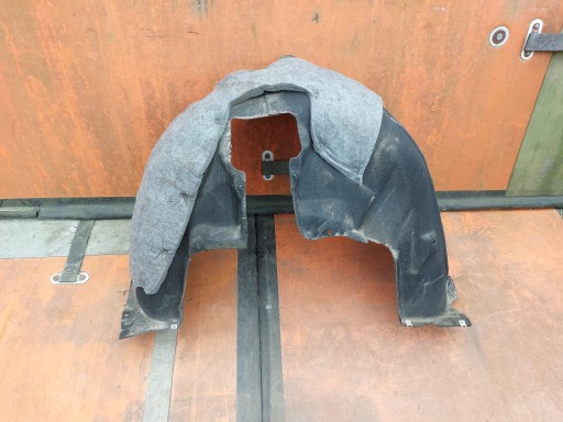 mudguard left rear part AUDI E-TRON
