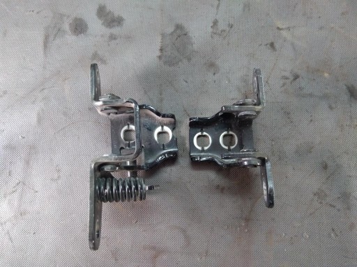 Ram 2009-18, IV hinges door left rear part komplet