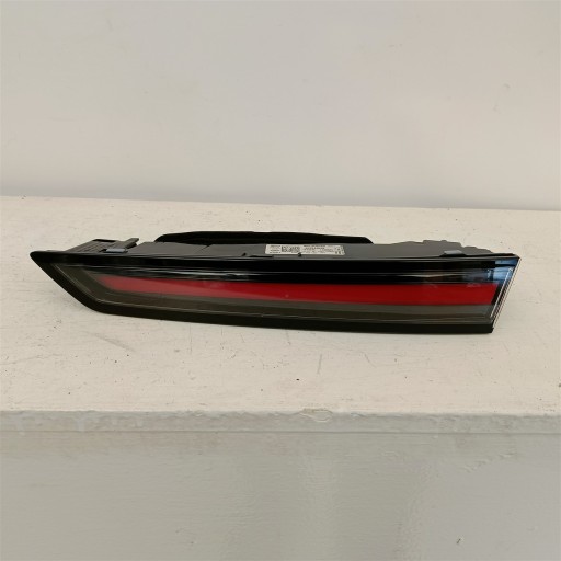 Правая лампа задняя Opel Astra L Combi 9857838580