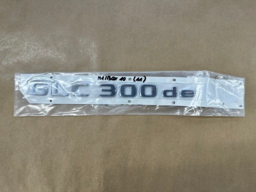 НАПИСАНИЕ ЭМБЛЕМЫ MERCEDES-BENZ GLC300DE