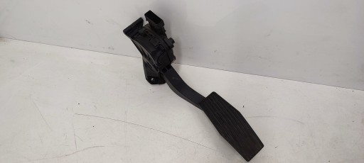 accelerator pedal Opel Zafira C 2,0 CDTI