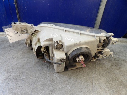 Mazda Premacy light front right