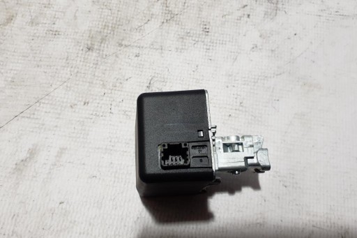 Контролер блокування руля dacia 487006484r 1.2l бензин 2024р.