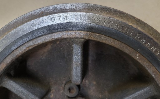 řemenice ZEBATE vačky TLUMIK DRGAN VW TRANSPORTER T4 OE 074105243D