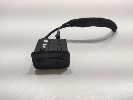 GNIAZDA PORT USB AUX RENAULT CLIO IV 2013-2016 280233435R