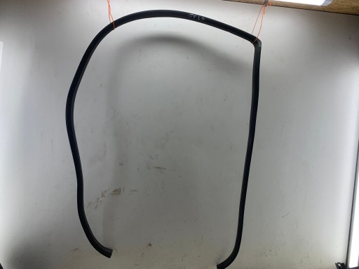 SUZUKI GRAND VITARA II УЩІЛЬНЮВАЧ ДВЕРЕЙ ЛІВИЙ ПЕРЕДНІЙ КУЗОВ