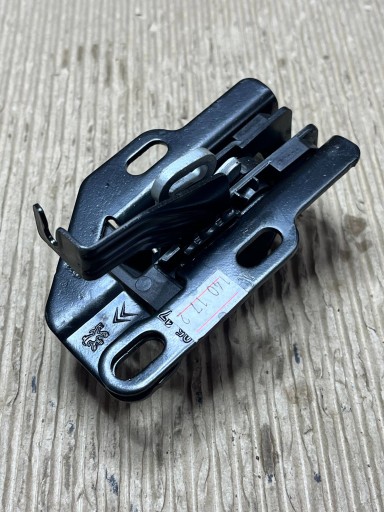de la Serrure du capot pickup Citroen Berlingo 8719F9