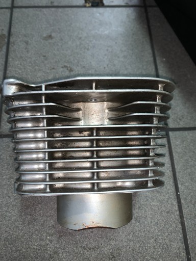 Suzuki Savage LS 650 циліндр