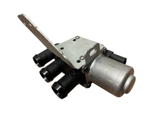 supplementary pump of water solenoid valve BMW X3 G01 LCI 30ex