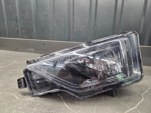 510941661D light przeciwmglowe right front Vw Golf Sportsvan hella