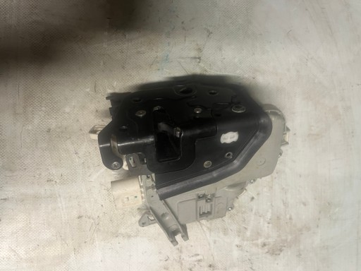 254639 - AUDI Q5 дверний замок 8J0837015C