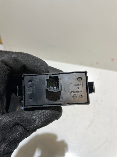RENAULT TWINGO III BUTTON OF WARNING LIGHTS 252103766R