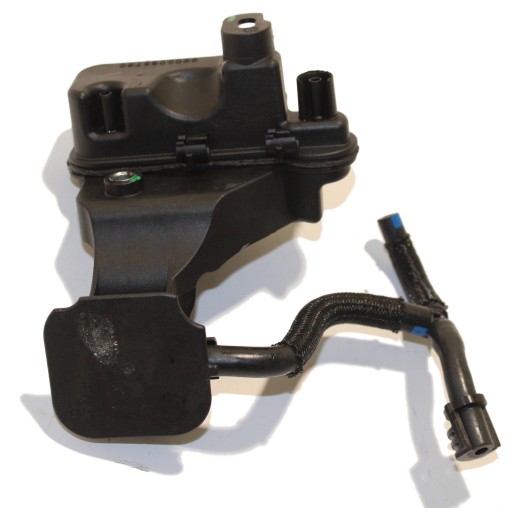 PEUGEOT FORD ВАКУУМНИЙ БАК 9805069780