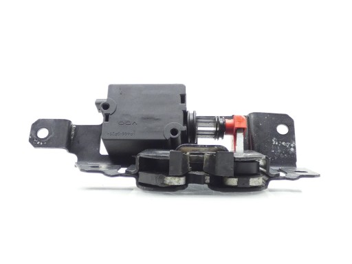 lock bonnet boot rear part of the rear BMW X3 E83 7201561