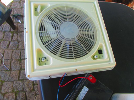 Мансардне вікно з вентилятором 12v