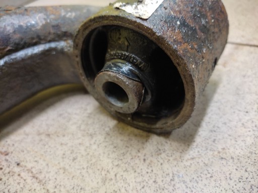 LAND ROVER DISCOVERY III 2.7 V6 arm left rear part