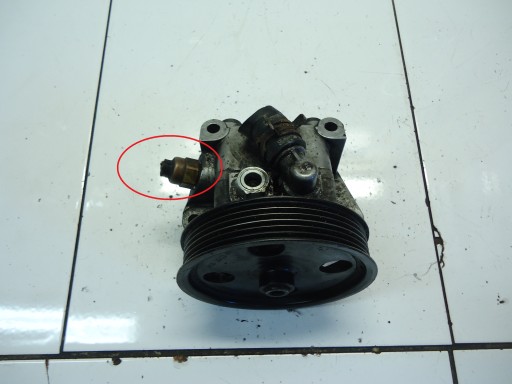 VOLVO FORD FOCUS MK2 1.6 16V Servopumpe 4M51-3A696-AD