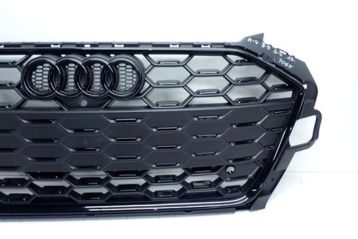 AUDI A4 B9 S-LINE LIFT 19- griglia 8W0853651DM