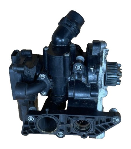 AUDI A4 B8 B9 A5 A6 C7 2011- 1.8 2.0 TFSI vodena pumpa termostat 06L121111G