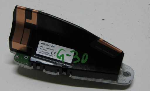 BMW 5 G30 3.0D 19R ANTENA dach 9303037