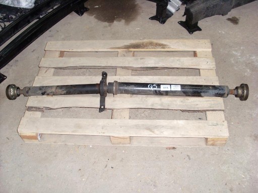 AUDI Q5 приводной вал 8R0521101B