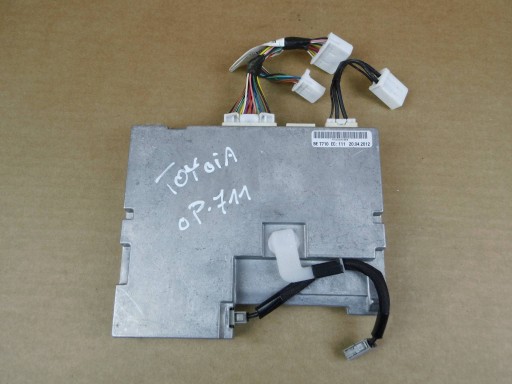 Toyota Auris II Yaris III module control unit radio navigation devices GPS 86840YY040