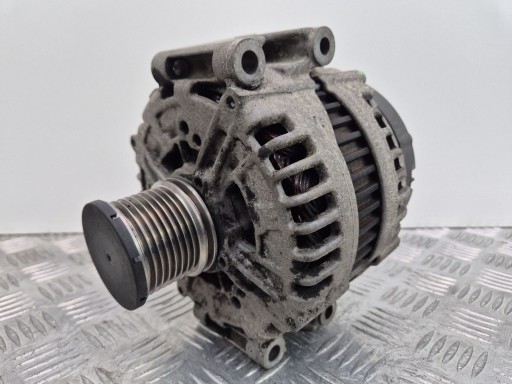 Mercedes S320 CDI W221 Alternator A0131540902