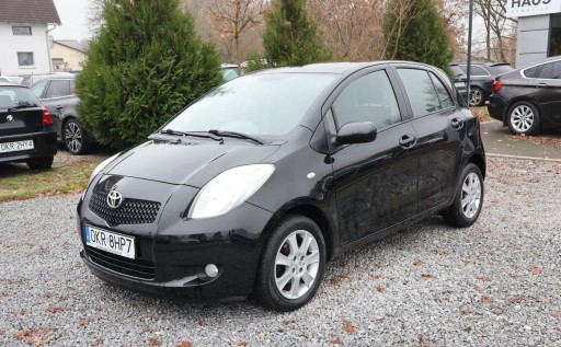 Toyota Yaris II Hatchback 5d 1.3 i VVT-i 86KM 2009