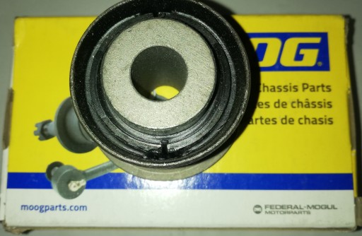 K200200 - Втулка поперечного рычага dodge charger challenger, резина moog