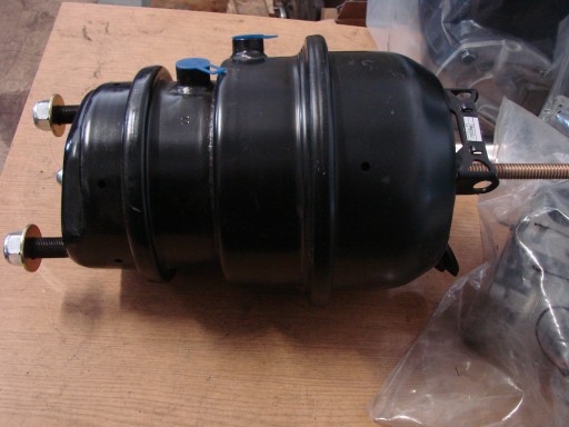 41231078 - Гальмівний циліндр 16/24 лівий