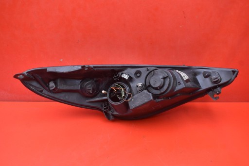 REFLEKTOR lijevi far prednji dio EU 9686606780 PEUGEOT 206+ plus 09-13