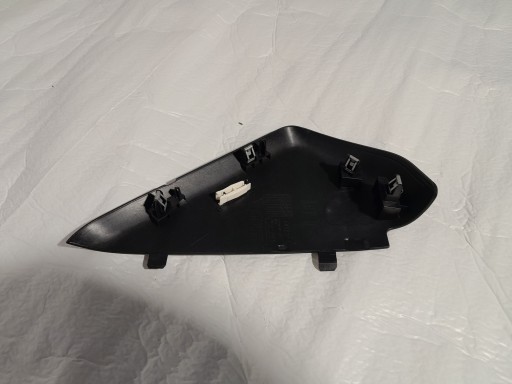 AUDI A4 B9 LIFT fedél DESKI ROZDZIELCZEJ 8W0857085C