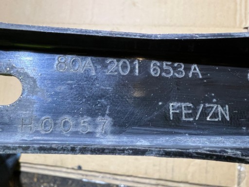 AUDI Q5 80A OBEJMA OBEJMY Support plaque Réservoir Carburant 80A201653