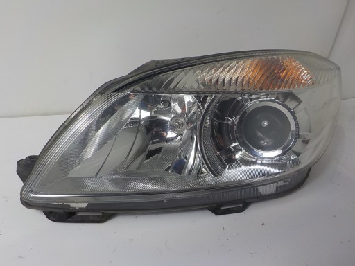 SKODA FABIA II LIFT light left front front UK