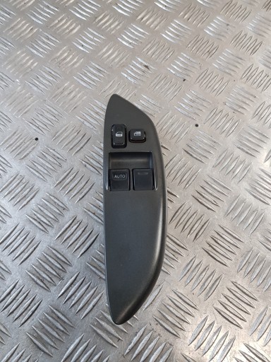 PANEL window control switch left front driver´s TOYOTA YARIS and 01R
