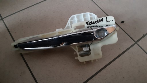 HYUNDAI VELOSTER РУЧКА ДВЕРИ ЛЕВАЯ ПЕРЕДНЯЯ ХРОМ