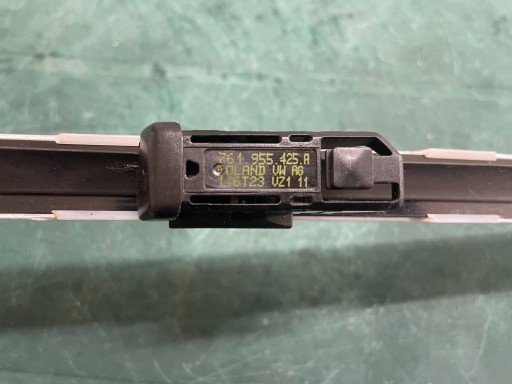 PIORO brisača PRZEDNIEJ VOLKSWAGEN CADDY 761955425A @A