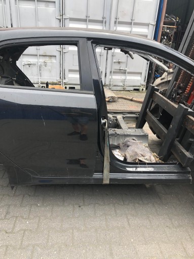 KIA RIO V 2017- ЦЕНТРАЛЬНАЯ СТОЙКА СПРАВА