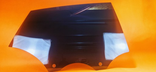 2022R. - Бічне скло дверей праве заднє тоноване AUDI A5 8w8845206a 2022р.