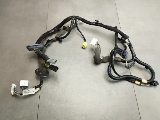 Renault Kadjar Джгут проводів передньої правої двері 241257114R