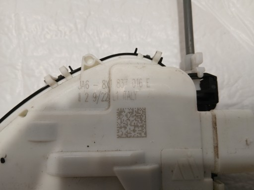 AUDI A4 B9 LIFT lock door right front 8X1837016E