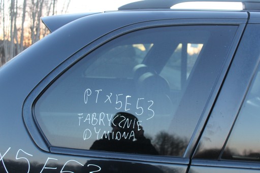 Кузовне скло правий задній дим BMW X5 E53