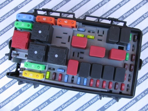 Блок предохранителей grande punto 51737884 bz