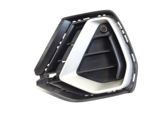 grid of a bumper front front left AUDI Q3 83A 83A807681D