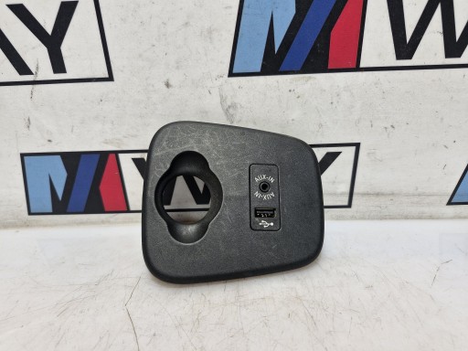 8270579 MINI COOPER F55 F56 fedél PANEL PORTU GNIAZDA AUX