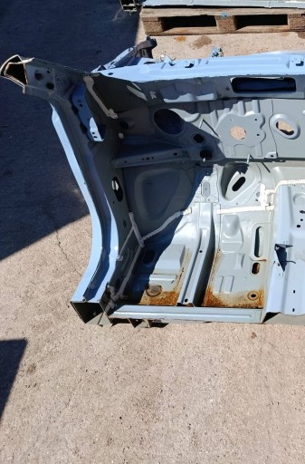 quarter front side left Renault 4 BIYZE